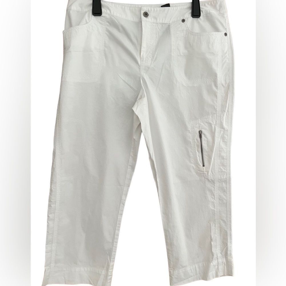 Axcess Liz Claiborne white cotton/spandex Capri pants with zipper accent size 12